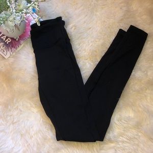 Lululemon Size 2 Full Length Black Wunder Under 31